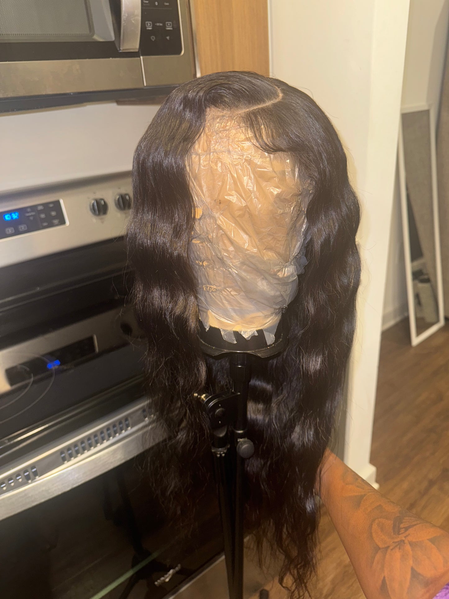 USED FRONTAL WIGS (PREORDER) 7-10 days